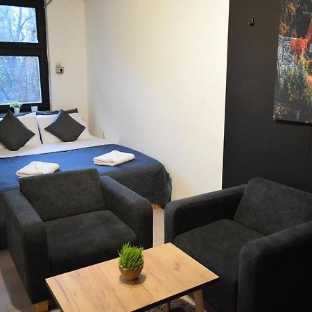 M - Square Private Rooms Skopje Ngoại thất bức ảnh