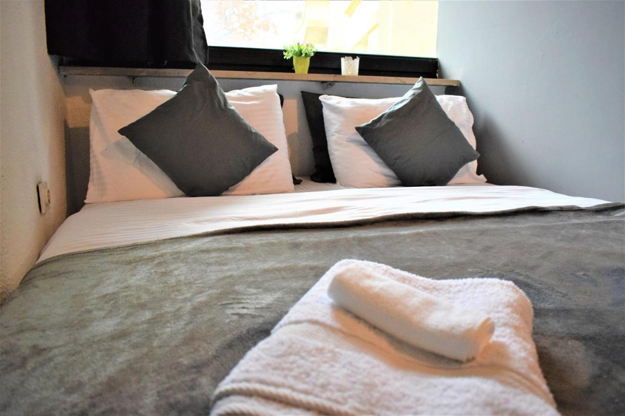 M - Square Private Rooms Skopje Ngoại thất bức ảnh