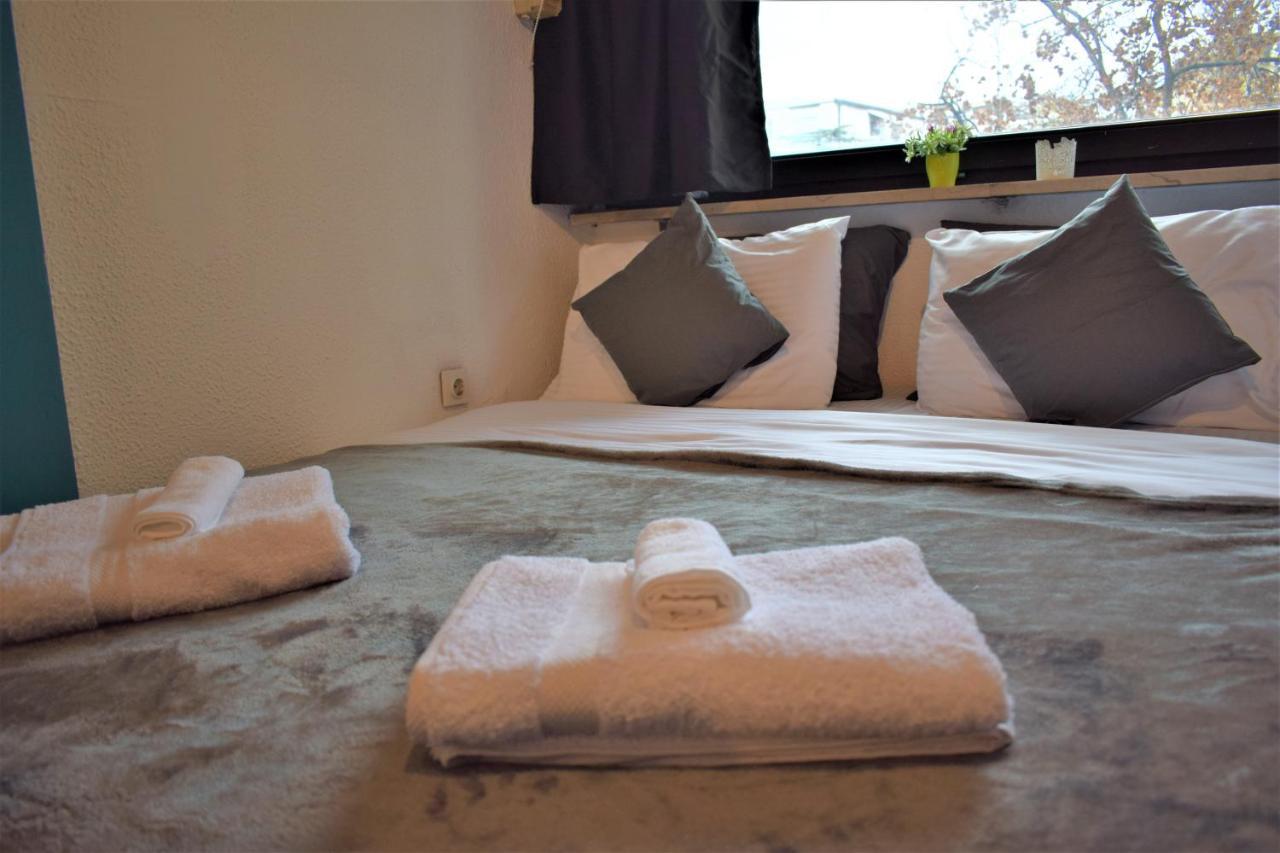 M - Square Private Rooms Skopje Ngoại thất bức ảnh