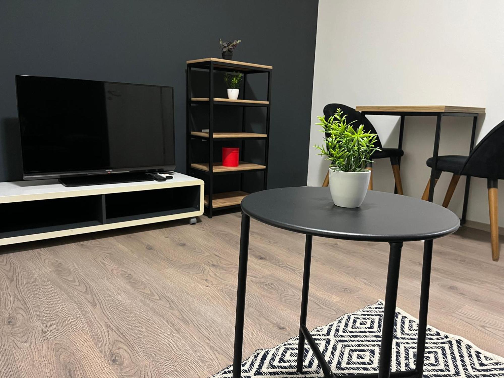 M - Square Private Rooms Skopje Phòng bức ảnh