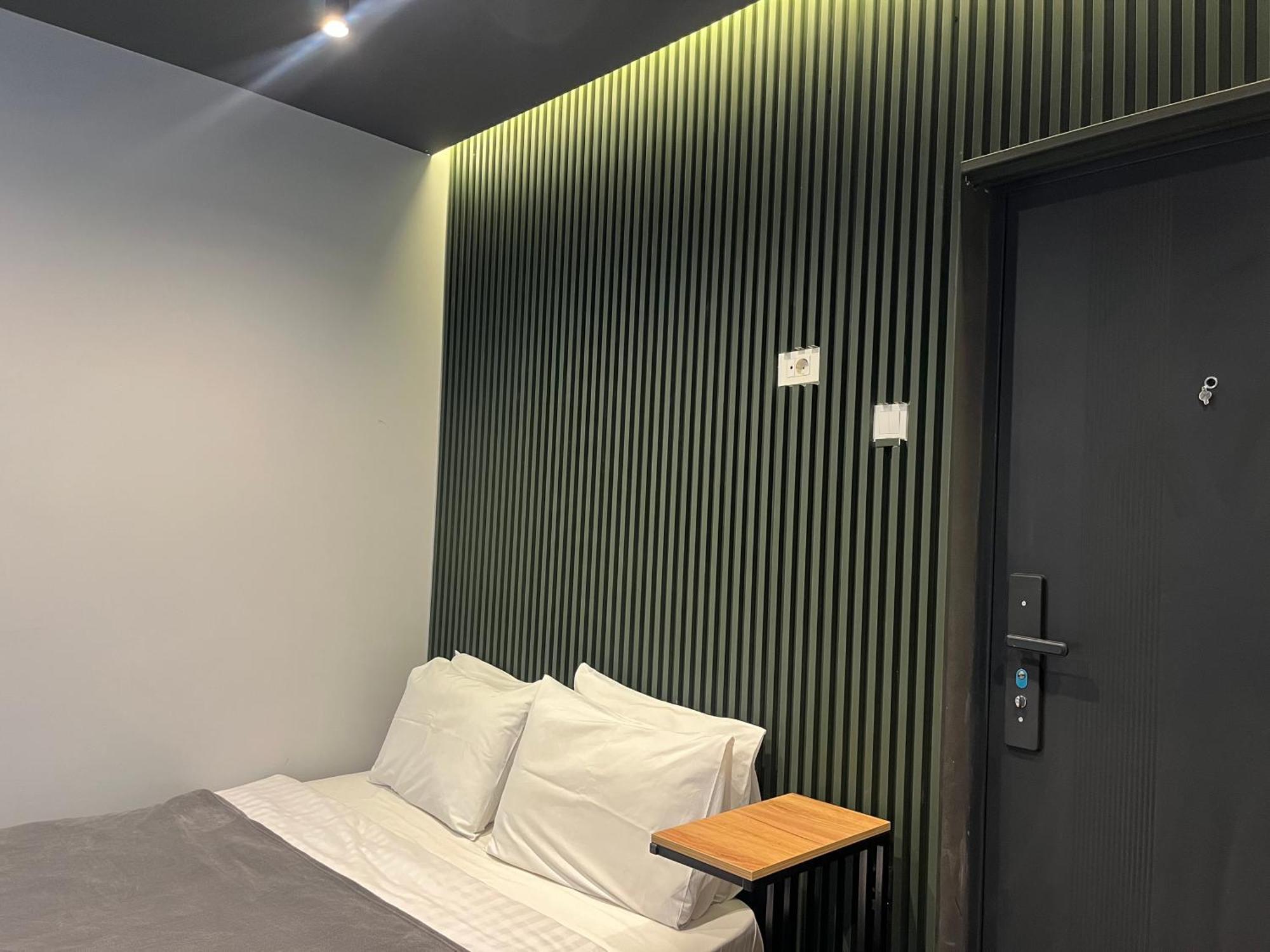 M - Square Private Rooms Skopje Phòng bức ảnh