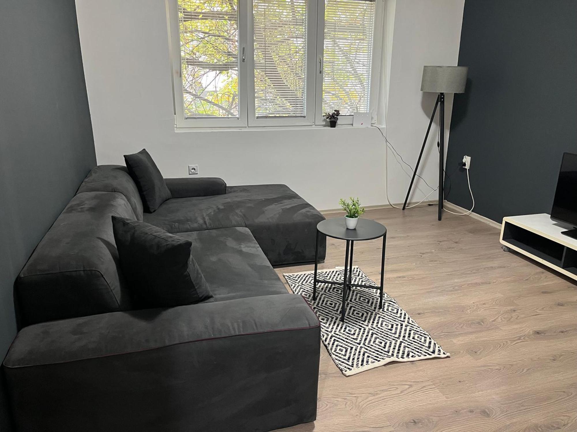 M - Square Private Rooms Skopje Phòng bức ảnh